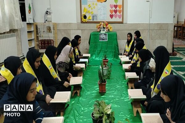 محفل انس با قرآن کریم در آموزشگاه شهید مجید دهنوی نیشابور