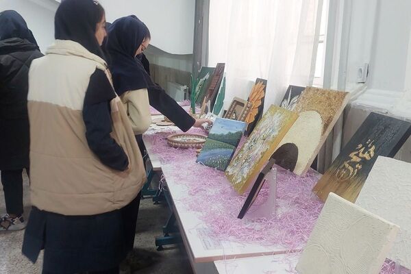 همدلی دانش‌آموزان، اولیاء و معلمان در جشن خلاقیت هنرستان کارآفرینان بهارستان دو
