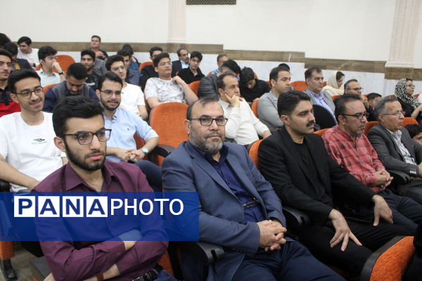 تجلیل از برگزیدگان دبیرستان شهید بهشتی شهرستان بوشهر (1)