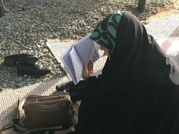 برپایی مراسم دعای عرفه در گلستان شهدای اصفهان