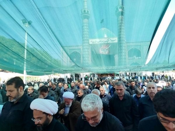 اقامه نماز ظهر اربعین در کاشمر