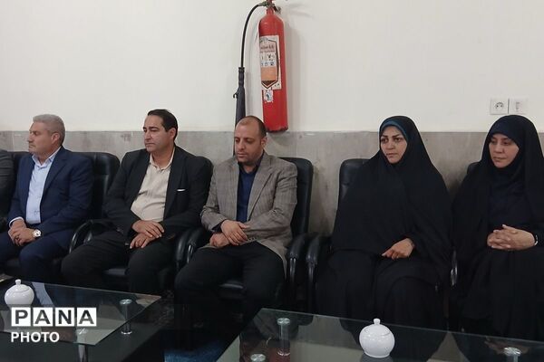آیین بازگشایی مهر، نماز جماعت و محفل انس با قرآن در هنرستان دخترانه اولیا ۳ کهریزک