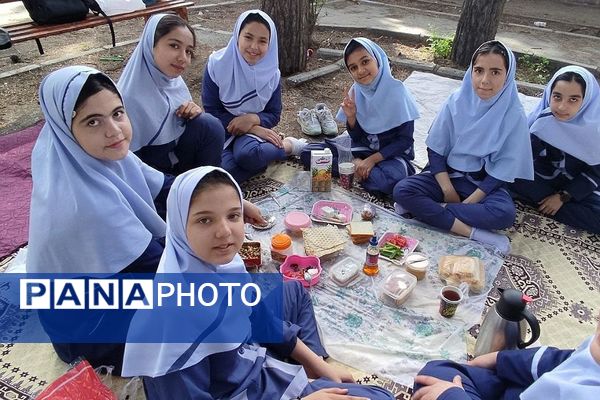 برگزاری اردو درون مدرسه‌ای در بهارستان ۲