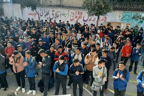 نواخته شدن زنگ بسیج و پدافند غیرعامل در مدارس ملاصدرا و شهید بهشتی ناحیه دو شهرری 