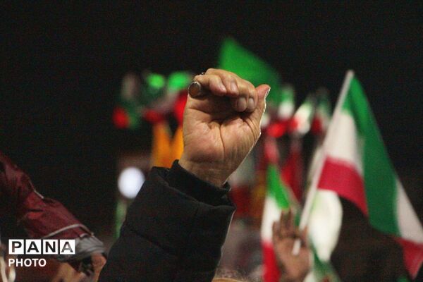 مراسم تشییع پیکر مطهر شهید محمدحسین عزیزی و مادر بزرگوارشان