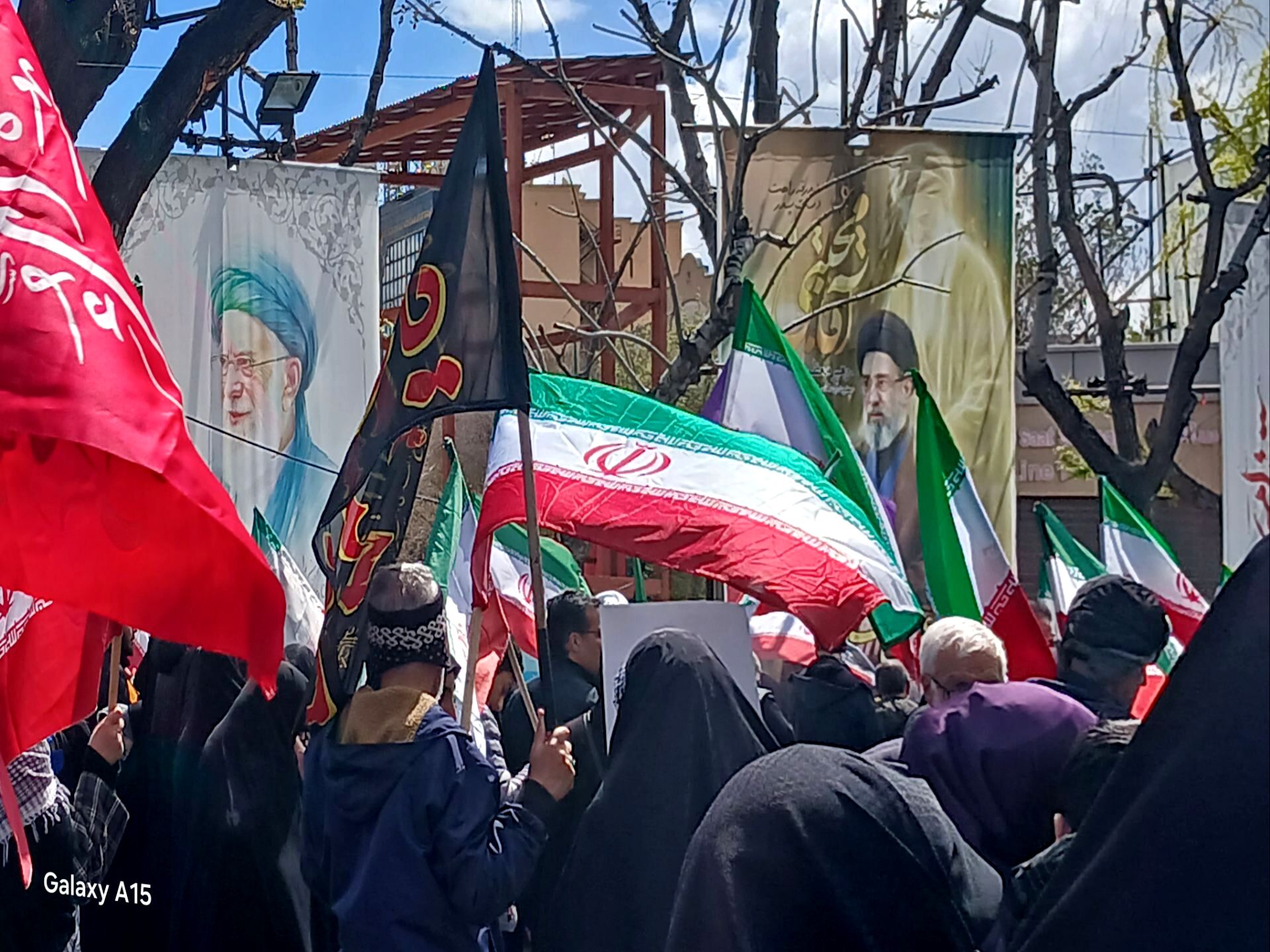در فراق رهبر شهیدمان به میدان آمدیم 
