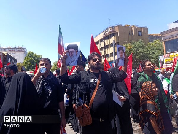 مراسم تشییع رهبر معظم انقلاب و خانواده ایشان در مشهد