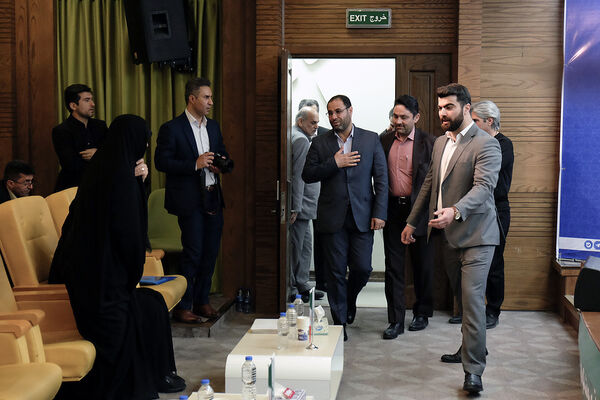 نشست ملی مدیران عامل و موسسان مدارس مجتمعی غیردولتی و هیات امنایی