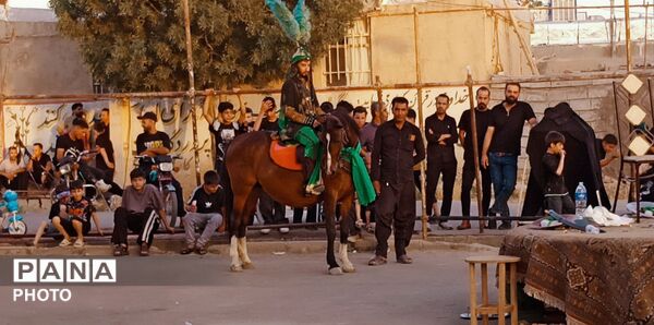 برگزاری مراسم تعزیه در روستای دهنو آورزمان با حضور اهالی منطقه