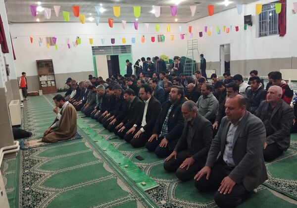   ضیافت افطاری و محفل قرآنی در دبیرستان شهید مطهری شهر حسن آباد جرقویه علیا