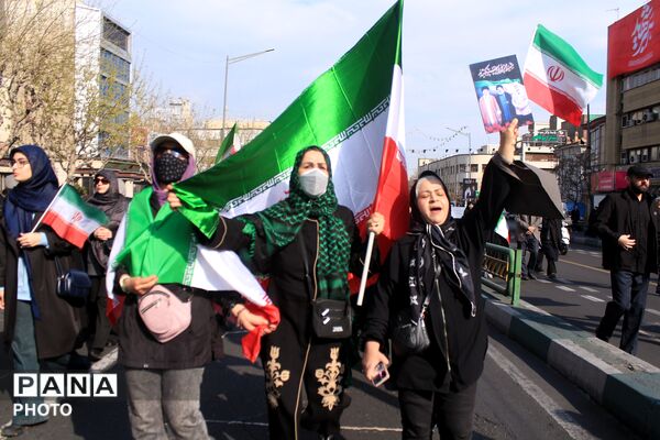بیعت مردم تهران با سومین رهبر انقلاب