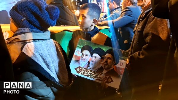 آیین وداع با پیکر دانش آموز شهید محمد حسین دهقان در قم