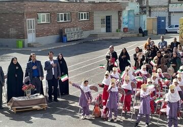 برگزاری جشن غنچه ها ،جشن شگفتن نوآموزان پیش دبستانی در ملارد 