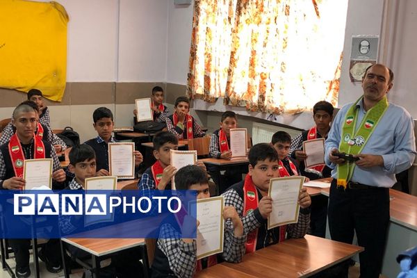 بازدید کشوری از دانش‌آموزان پیشتاز دبستان فولادفر ناحیه دو شهرری 