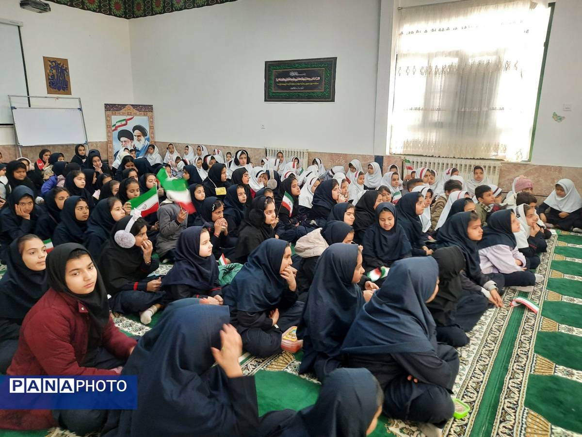 جشن انقلاب در آموزشگاه شهید رزمی