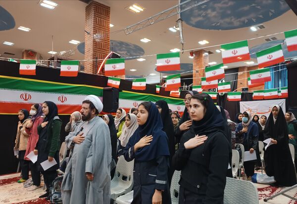 یادمان شهدای گمنام و موزه آثار شهدا و ایثاگران میزبان دانش‌آموزان دبیرستان هدی 2