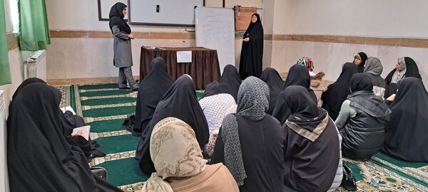 جلسه آموزش خانواده در دبستان هاشمی رفسنجانی  ناحیه یک  مشهد