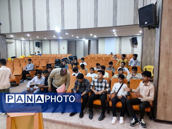 اعزام دانش‌‌آموزان سندرک به مسابقات استانی قرآن، عترت و نماز