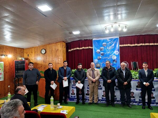مراسم تقدیر از نفرات برتر دبیرستان نمونه‌ شهدای‌ سلمانشهر عباس‌آباد