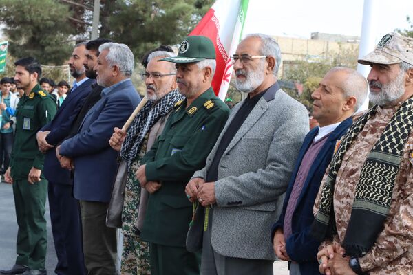 حضور پرشور دانش‌آموزان شهرستان صالح‌آباد در راهپیمایی روز ۱۳ آبان