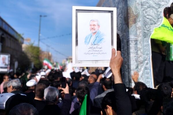 قاب های ماندگار از تشیع شهید لاریجانی در حریم امن فاطمی