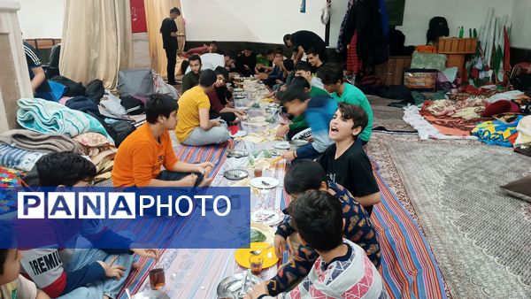 افطاری دومین روز اعتکاف دانش آموزی «سه روز در بهشت»