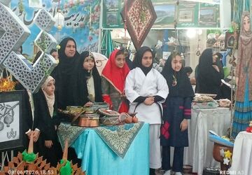حضور دانش آموزان در جشنواره از ریشه تا رویش