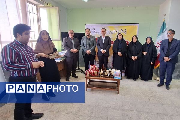 شور علمی دانش آموزان فشافویه در آیین گرامیداشت روز آزمایشگاه