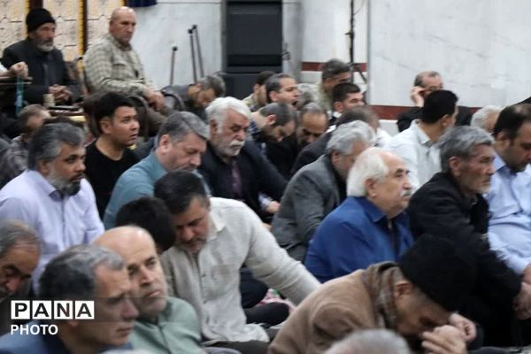 تجلیل از خادمین عرصه تربیت در نمازجمعه باقرشهر و کهریزک 