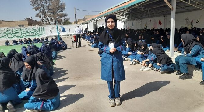زنگ ایمنی در دبیرستان امام خمینی (ره) با حضور آتش‌نشانان