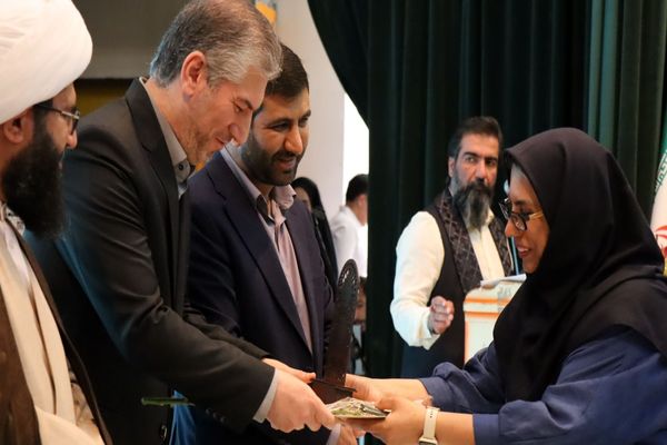 تجلیل از طلایه‌داران برتر تعلیم و تربیت ، آیین تقدیر از معلمین نمونه شهرستان پاکدشت 