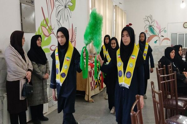 اجلاس استانی ویژه مدیران دبیرستان‌های نمونه دولتی و شبانه‌روزی استان خراسان رضوی در دبیرستان دخترانه شهید مجید دهنوی