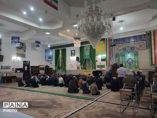 قرائت قرآن، نماز جماعت و افطار در مسجد خاتم پیامبران 