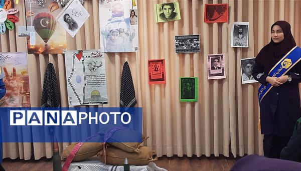 بازدید از غرفه‌های مدرسه انقلاب دبیرستان فرزانگان قائمشهر