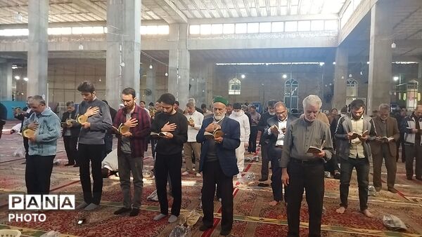 قرائت دعای استغاثه به امام زمان (ع) در مسجد جامع نیشابور 