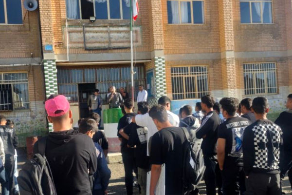 آغاز بازدیدهای صبحگاهی معاونت پرورشی آموزش‌وپرورش دهگلان از مدارس همزمان با سال تحصیلی جدید