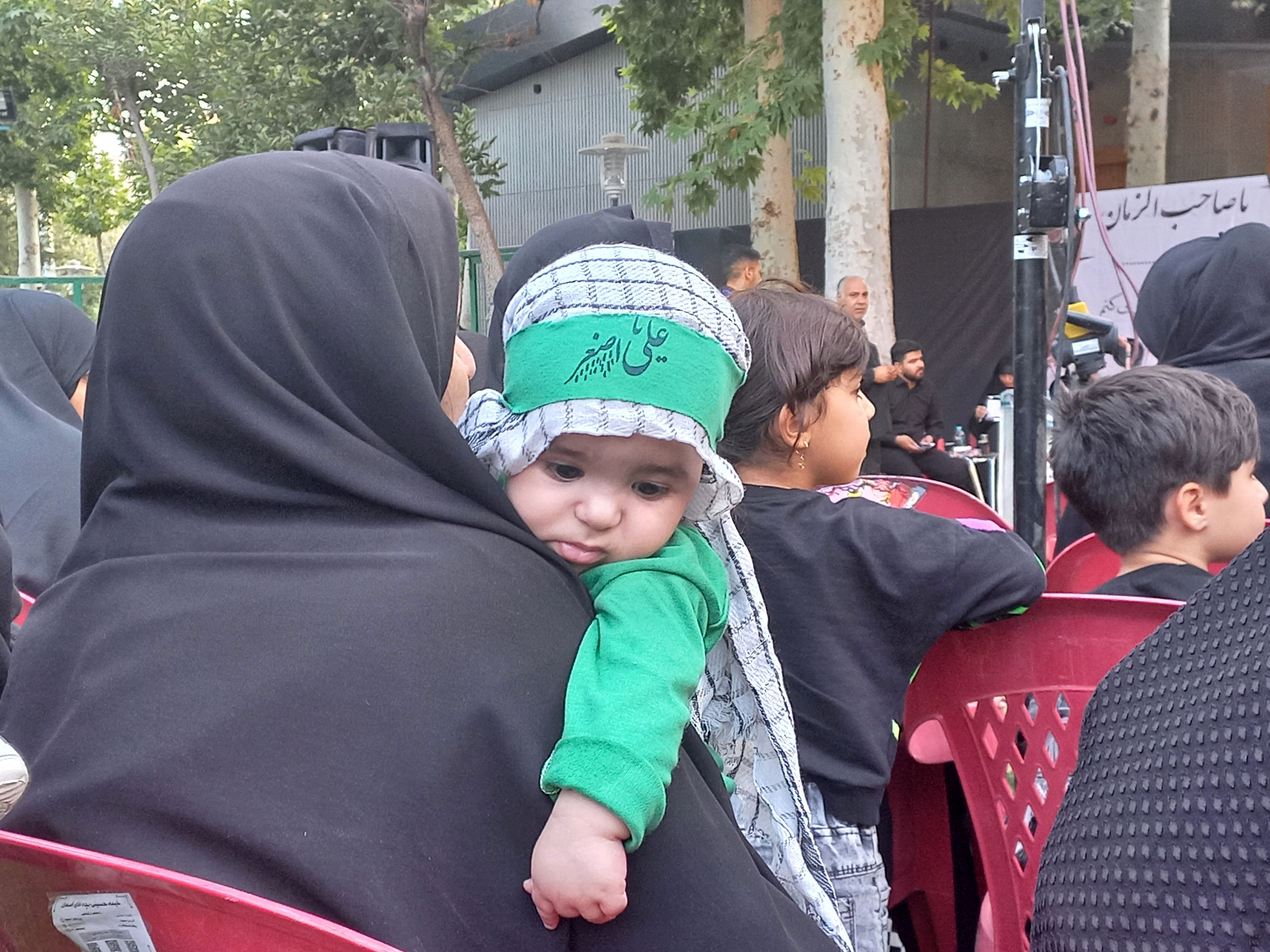  مراسم شیرخوارگان حسینی در باغ فردوس استان اصفهان