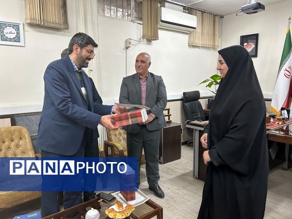  تقدیر از راهبران قطبی سازمان دانش اموزی شهرستانهای تهران