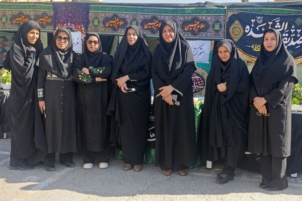 برپایی نمایشگاه "مادرم فاطمه" در دبیرستان مهر نیشابور