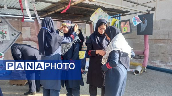 برگزاری مراسم هفته پژوهش در آموزشگاه فرزانگان هیأت امنای ملارد