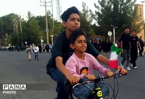 دوچرخه هایی در راه میهن