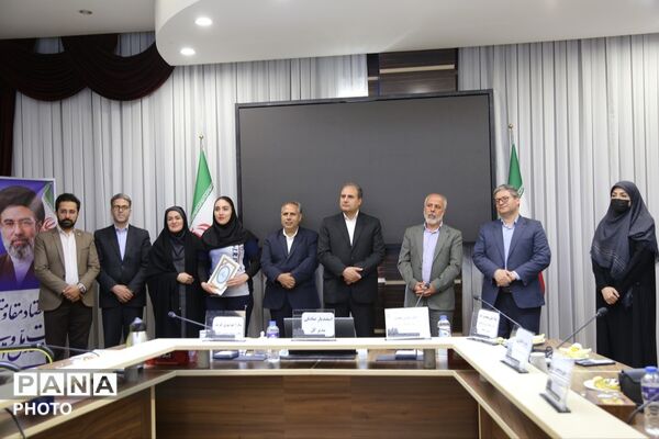تجلیل از دانش‌آموزان ورزشکار و قهرمان آذربایجان شرقی
