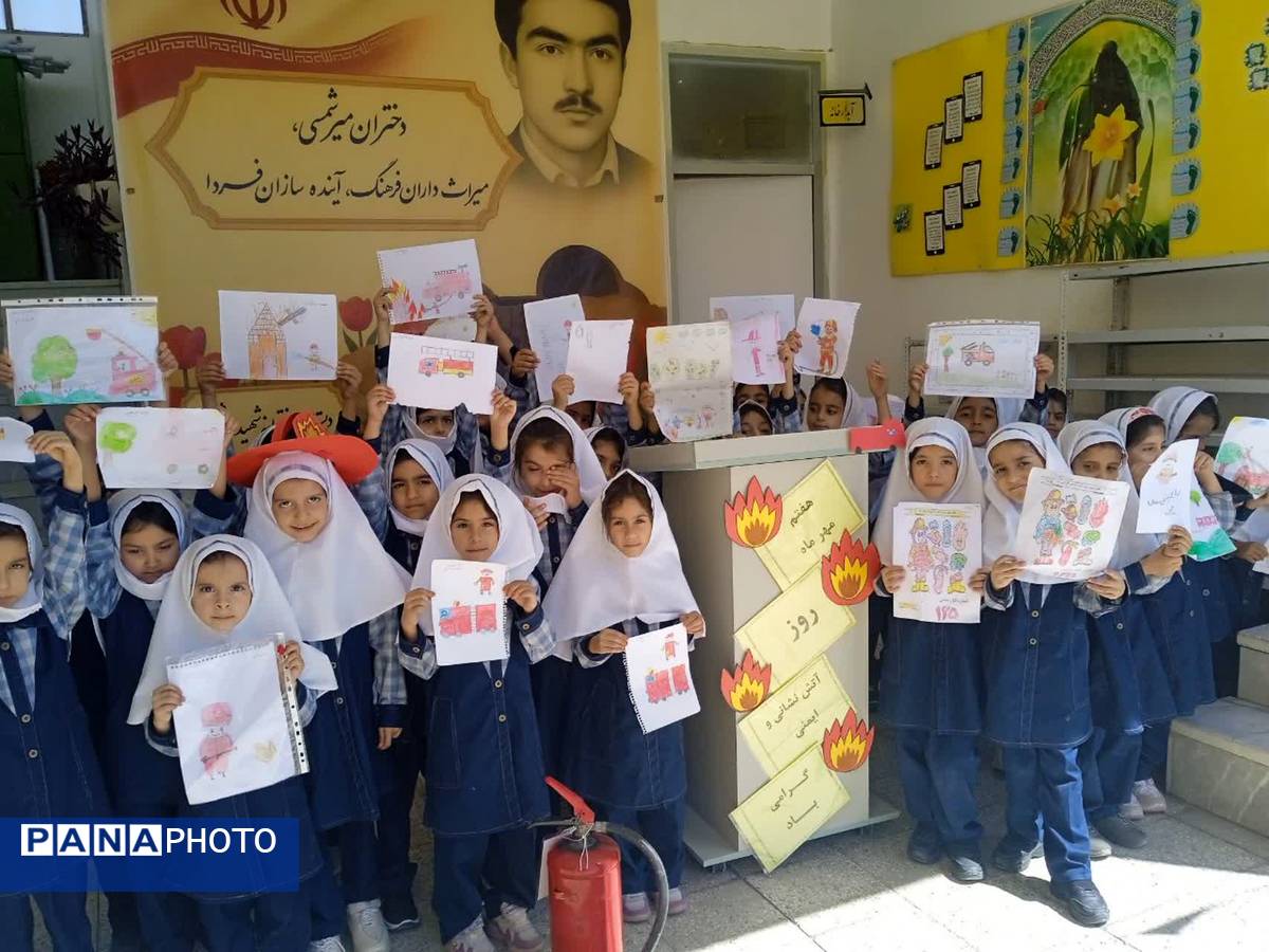 آتش و رنگ در کنار هم؛ جشن نقاشی دانش‌آموزان دبستان شهید میرشمسی 