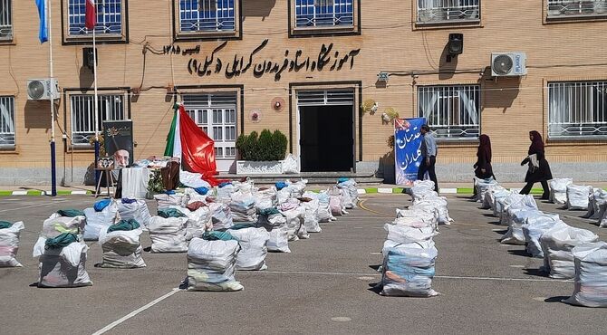 توزیع 3 هزار و 700 بسته نوشت‌افزار میان دانش‌آموزان نیازمند نیشابور