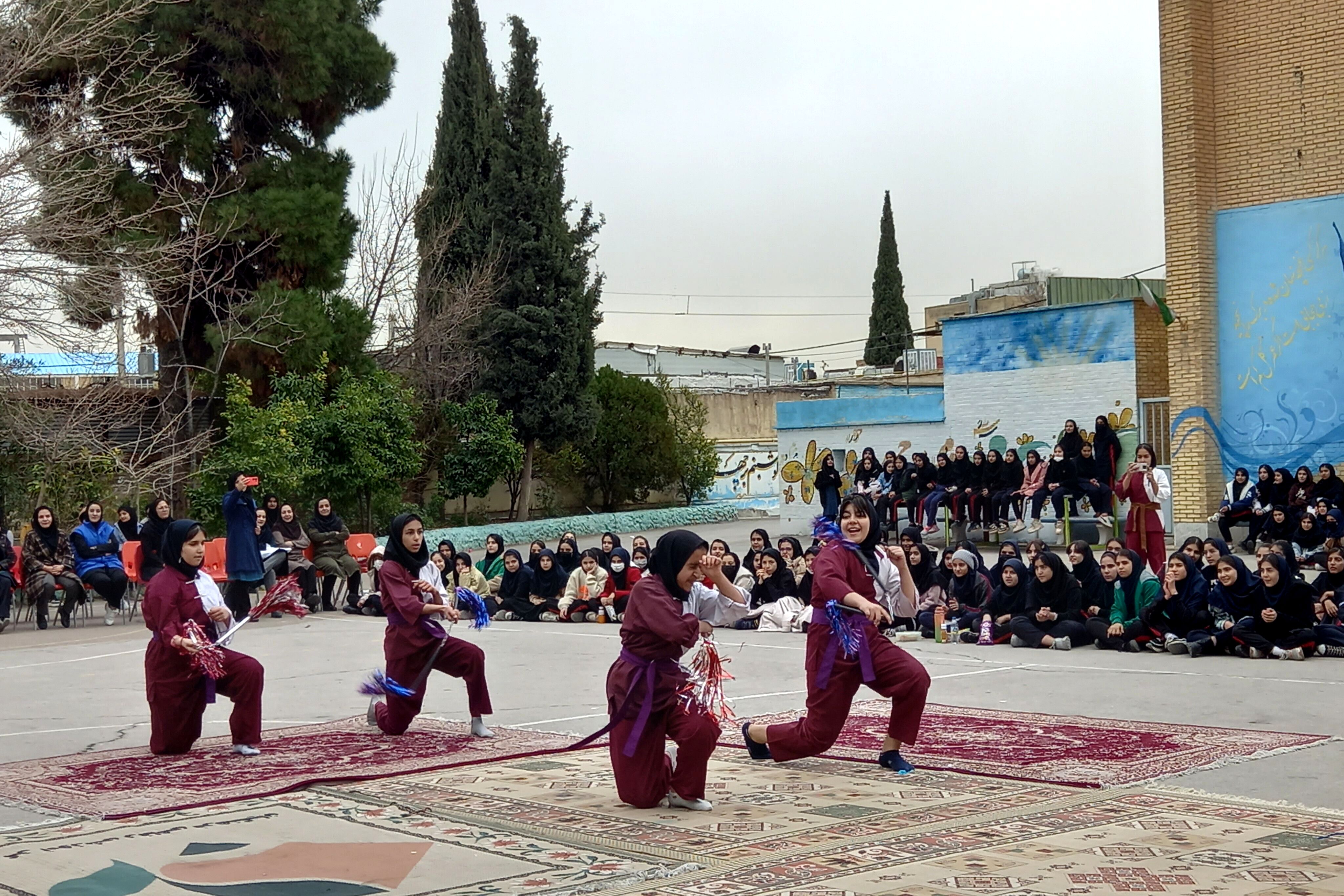 المپیاد ورزشی درون مدرسه‌ای در دبیرستان شاهد فیض ناحیه ۳ شیراز