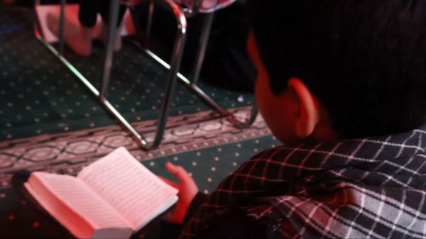 برگزاری مراسم خوانش اعمال ام‌داوود در سومین روز اعتکاف 