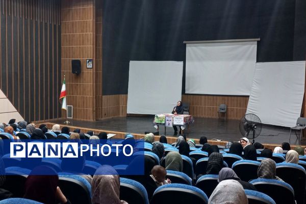 با هم به رنگ فرهنگ و آگاهی در دبستان هدی