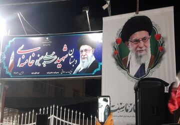 اجتماع باشکوه مردم پیشوا در محکومیت جنایات آمریکا و تغییر نام دبستان آیت‌الله خامنه‌ای به نام «شهید امام خامنه‌ای»