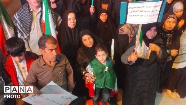 خروش مردم نورآباد در اجتماع «بیعت با رهبری» تجدید میثاق با آرمان‌های نظام