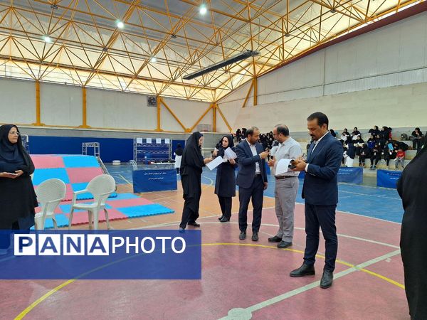 چهارمین دوره رقابت‌های روشهای اموزش علمی و مهارتی مراقبین سلامت